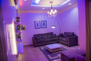 Executive Suite, 1 King Bed | Premium bedding, down comforters, memory foam beds, in-room safe