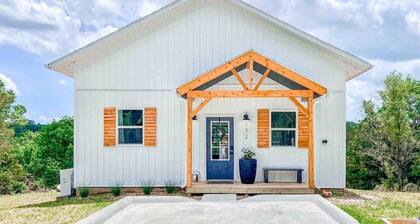 Modern Farmhouse With a Loft, Unbeatable Location