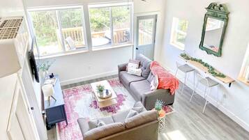 TV connectée, jeux vidéo, livres