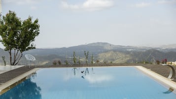 Piscine extérieure, piscine chauffée