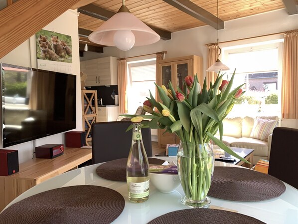 Dining - Maxe house, Paula house - golf course, beach and surfing area within walking distance (Wulfen)