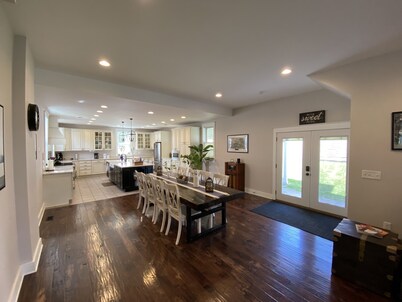 Downtown -  Spacious Open Floor plan & Huge Kitchen Perfect for Family & Friend 