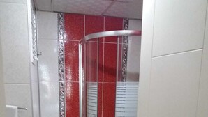 Camera Basic | Bagno | Doccia