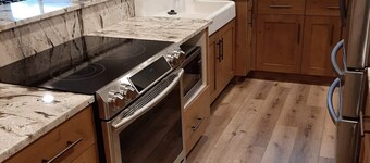 ユタ州スノーベースンの冬の家