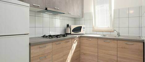 Microwave, dishwasher, freezer