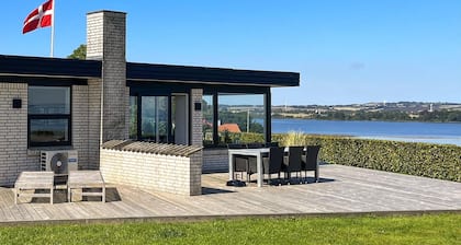 3 bedroom beautiful home in Hejls