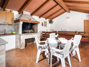 Dining - Nice apartment for 3 people with WIFI, pool, TV and terrace (Umag)