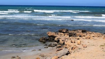 Una spiaggia nelle vicinanze