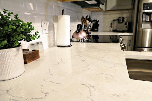 The 1865 Nash Experience - Speakeasy, Pool & Parking