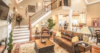 Little Pigeon River Chalet