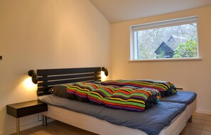 3 bedrooms, travel cot, free WiFi