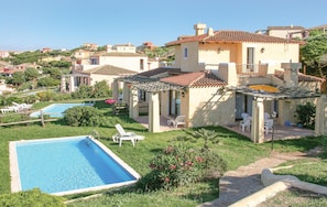 Pool - Nice home in Punta Su Turrione (Punta Su Turrione)