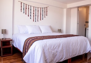 Basic Double Room, 1 Double Bed, Private Bathroom | Individually decorated, desk, iron/ironing board, free WiFi - Hotel Darenso (Cusco)