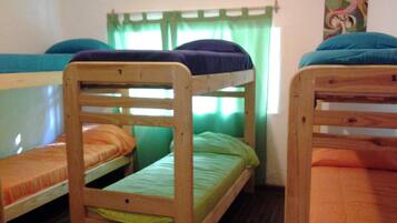 Dormitorio compartido básico, varias camas, vista a la montaña (7 Beds) | Sábanas de algodón egipcio y ropa de cama de alta calidad