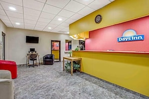 Lobby - Days Inn by Wyndham Bradenton - Near the Gulf (Bradenton)