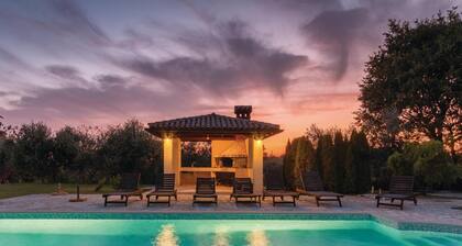 Beautiful home in Liznjan with sauna