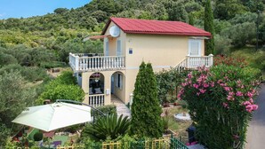 Exterior - Beautiful apartment for 4 people with A/C, WIFI, TV and terrace (Senj)