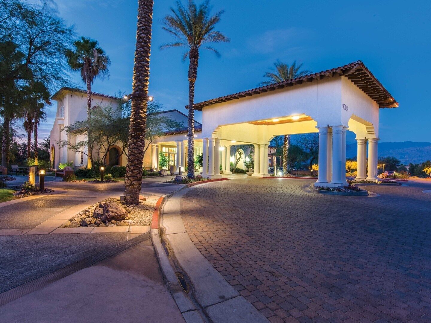 المنشأة من الخارج