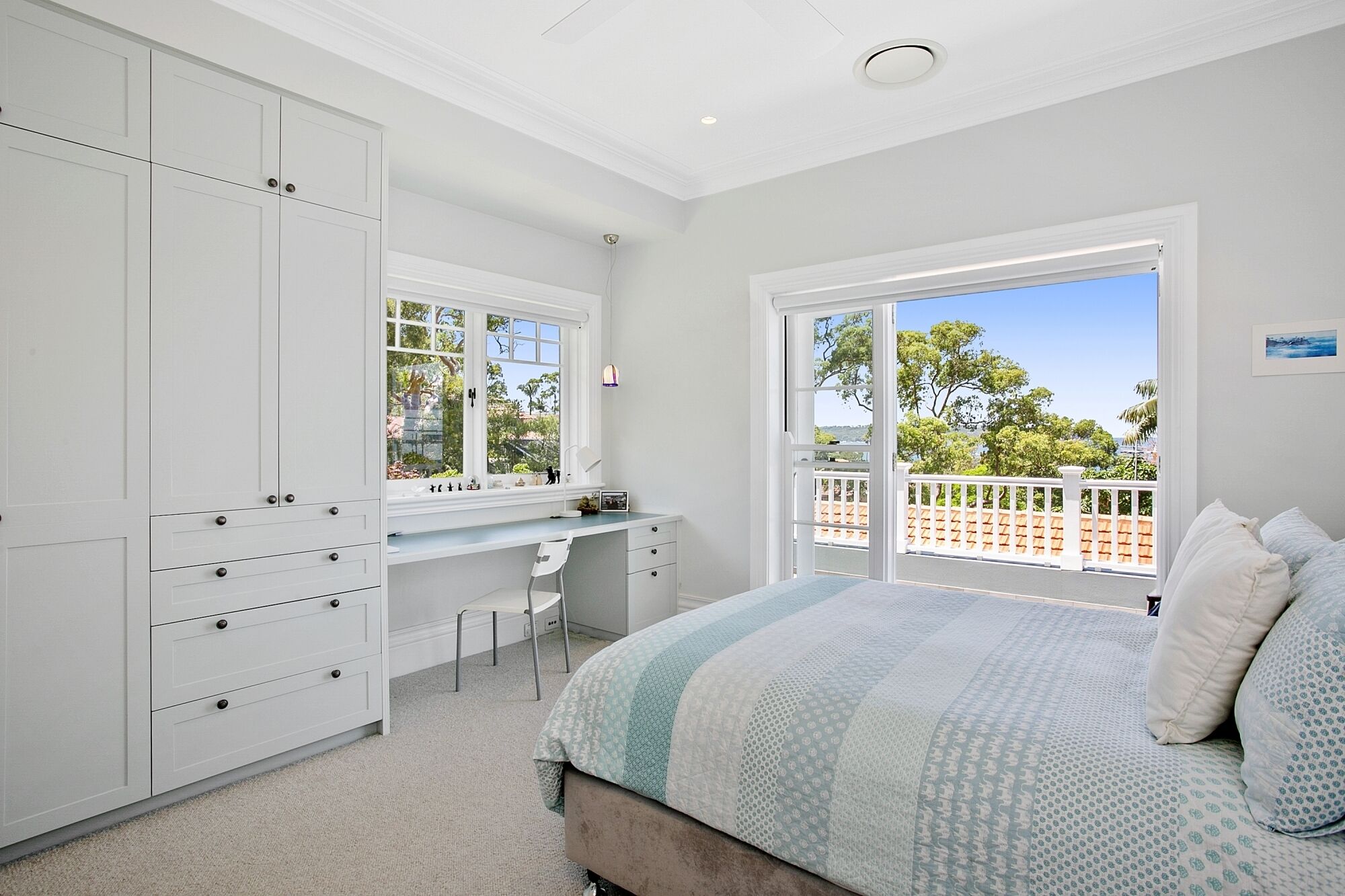 Balmoral Hamptons home (heated pool & hot tub) — image 20