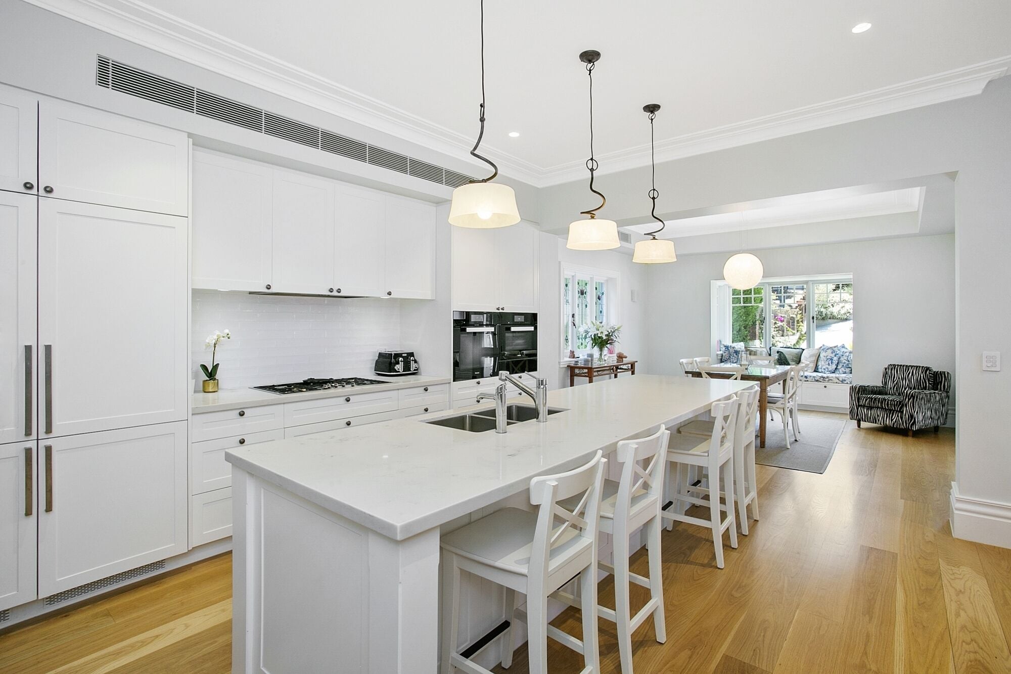 Balmoral Hamptons home (heated pool & hot tub) — image 13