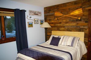 4 bedrooms, iron/ironing board, WiFi, bed sheets - Moose Meadow Vacation Mountain Cabin | Grand Lake, Colorado (Grand Lake)