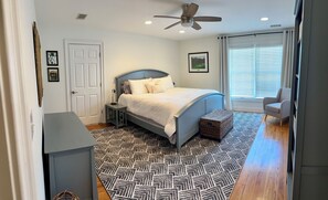 4 soverom, skrivebord, strykejern/-brett og wi-fi (inkludert)