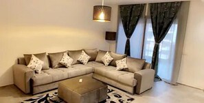 Apartment, 2 Schlafzimmer | Wohnzimmer