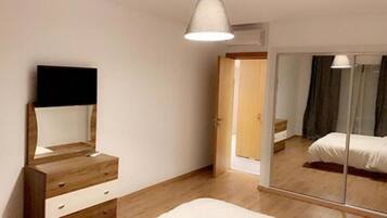 2 chambres, coffres-forts dans les chambres