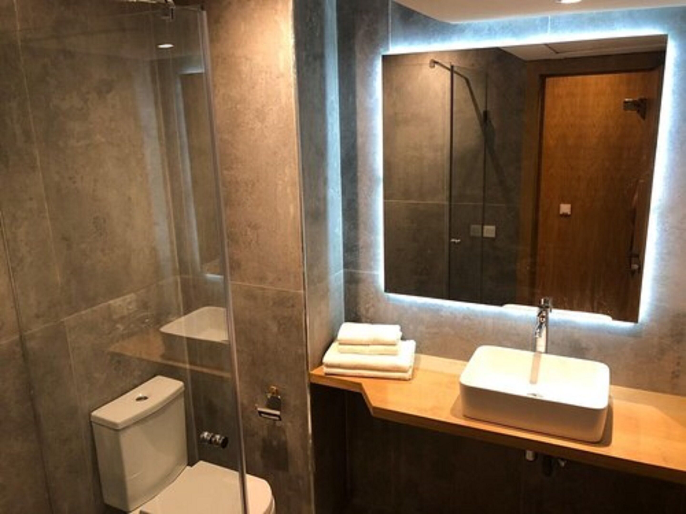 Apartemen, 2 kamar tidur | Kamar mandi | Shower, pengering rambut, handuk, dan sabun