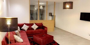 Apartment, 2 Bedrooms | Living room | Flat-screen TV - Vision immo (Saint-Ouen)