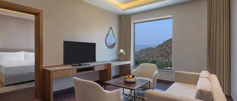 1 bedroom, premium bedding, memory-foam beds, minibar