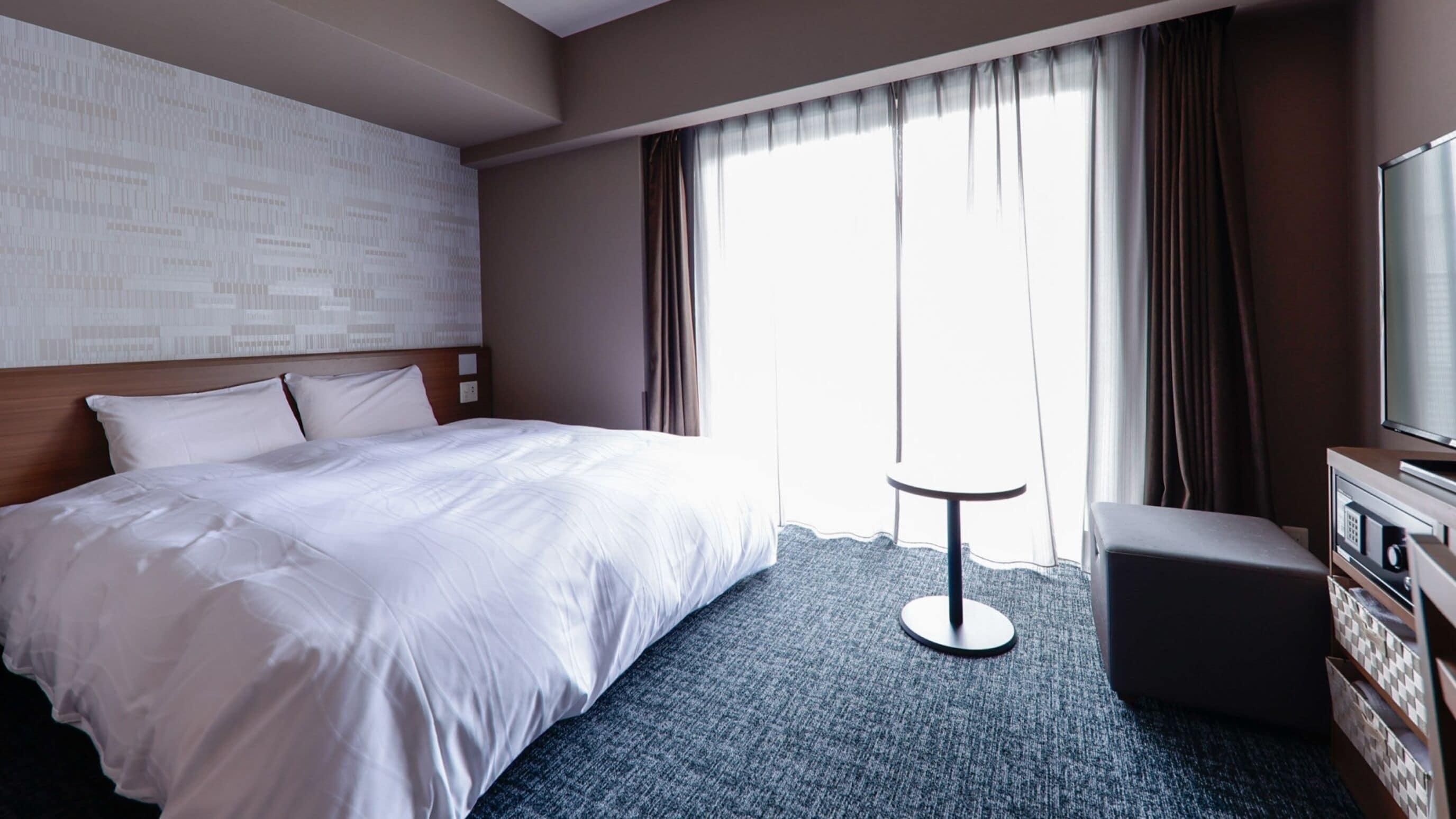 セーフティボックス (室内)、WiFi (無料)、ベッドシーツ