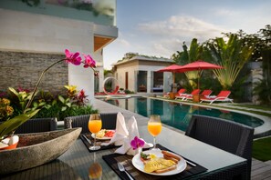 Free daily full breakfast - Villa Miro (Seminyak)