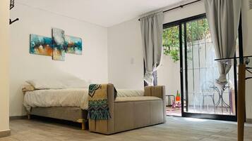 1 habitación, tabla de planchar con plancha, wifi y ropa de cama