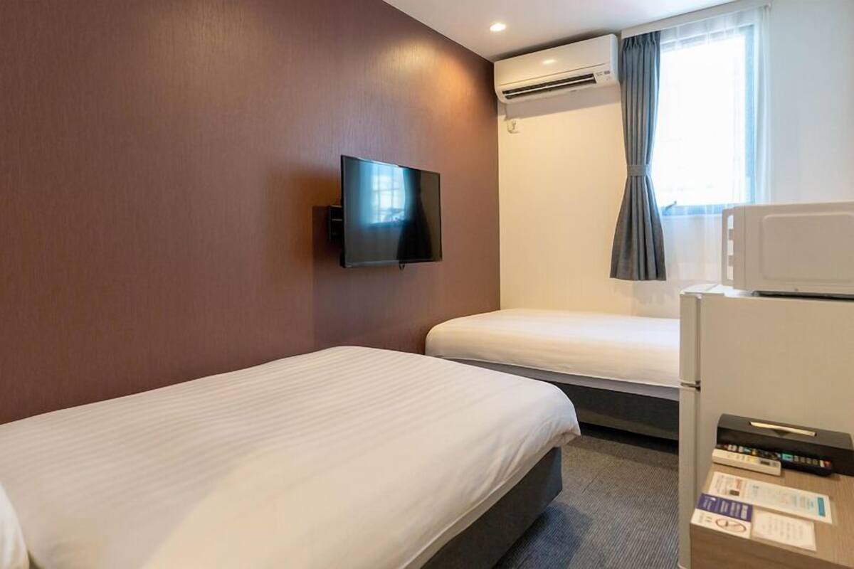 Desk, WiFi (free), bed sheets