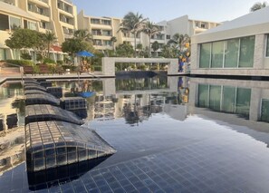 Outdoor pool - Beach Front Resort-Balcony, Zona Hotelera, Cancún (Zona Hotelera)
