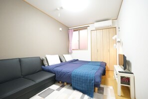 1 bedroom, iron/ironing board, free WiFi - Terry's Apartment Namba South V C02F (Osaka)
