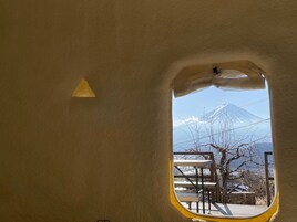 基础帐篷房 | 免费 WiFi、床单