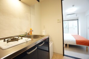 公寓 | 私人小型廚房 | 雪櫃、微波爐、爐具、電熱水壺