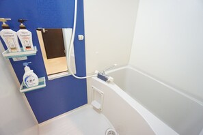 Apartment | Bathroom | Separate tub and shower, free toiletries, hair dryer, towels - Terry's Apartment Namba West I E03C (Osaka)