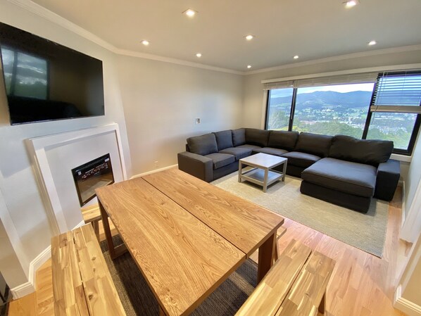 TV connectée, cheminée