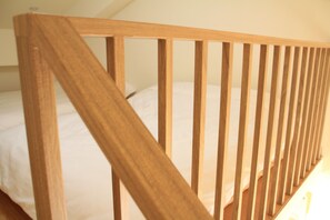 Családi négágyas szoba | Íróasztal és ingyenes wifi