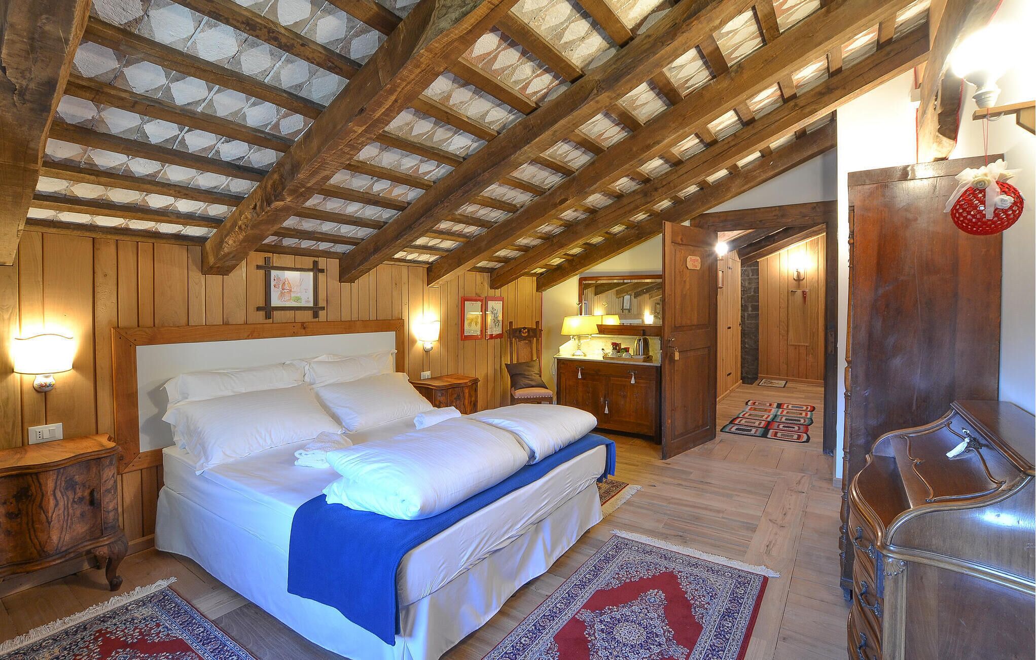 2 bedrooms, bed sheets