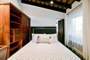 1 chambre, bureau, fer et planche à repasser, Wi-Fi gratuit