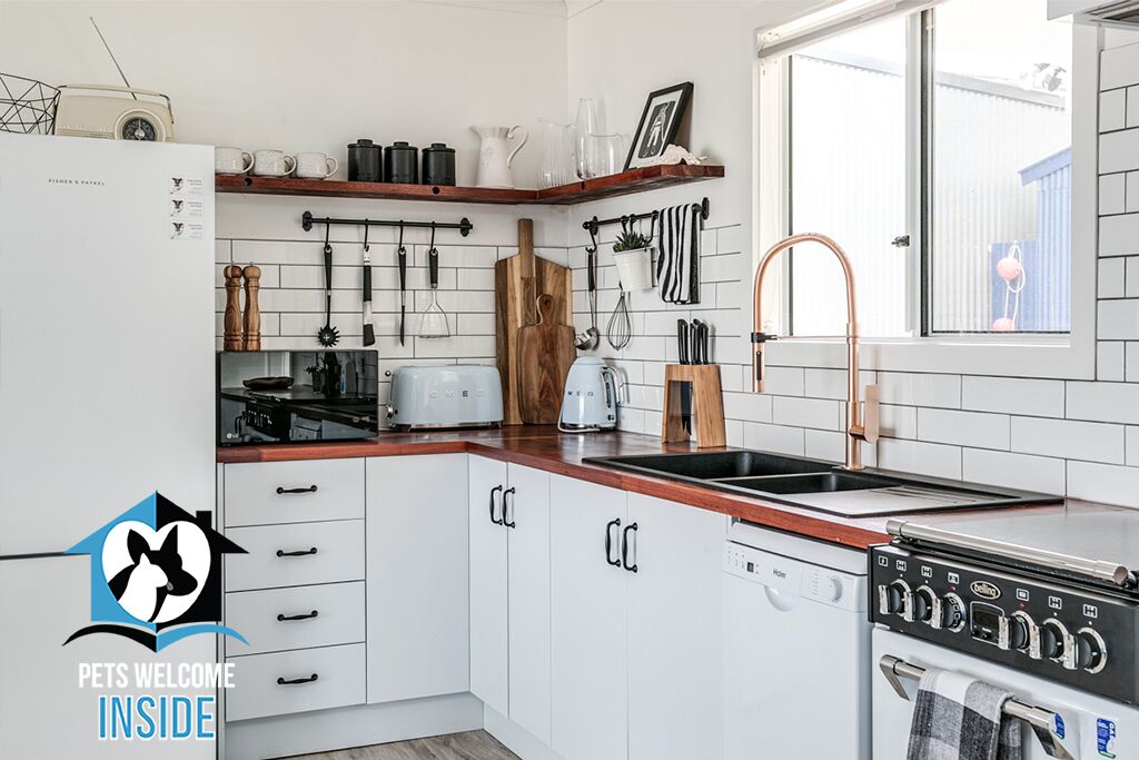 Hamptons Style Beachside Retreat with Brilliant Ocean Views! — image 16