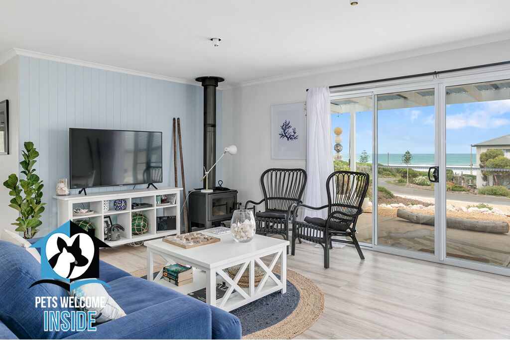 Hamptons Style Beachside Retreat with Brilliant Ocean Views! — image 12