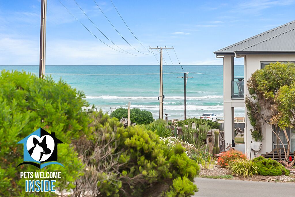 Hamptons Style Beachside Retreat with Brilliant Ocean Views! — image 10