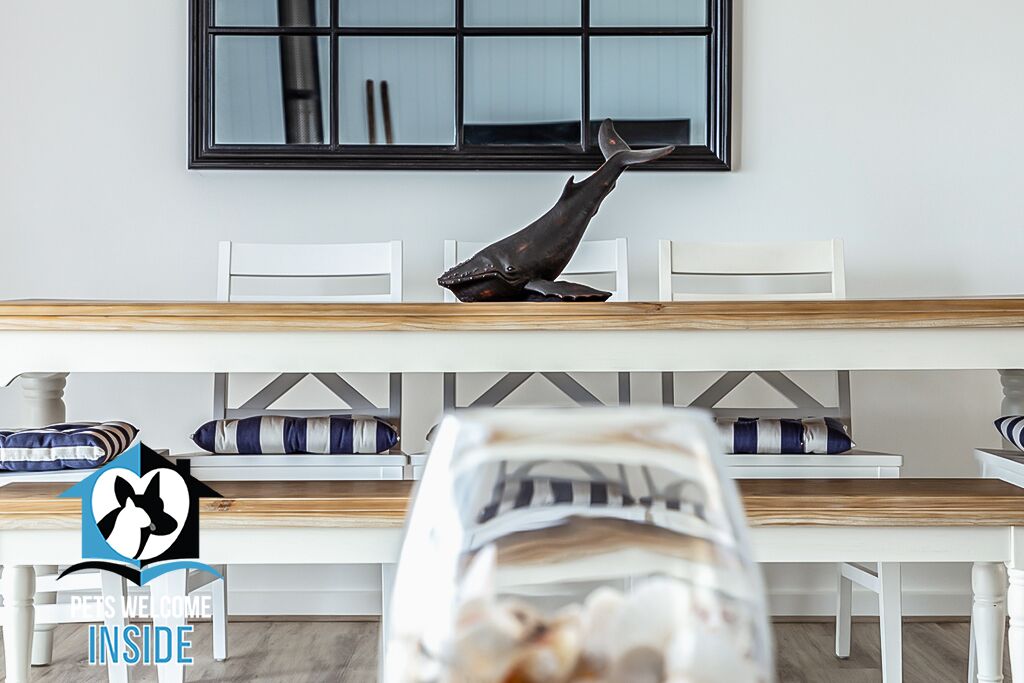 Hamptons Style Beachside Retreat with Brilliant Ocean Views! — image 6