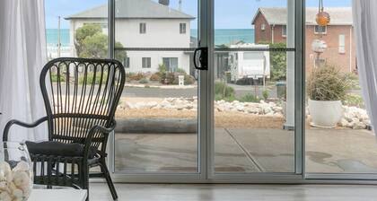 Hamptons Style Beachside Retreat with Brilliant Ocean Views!