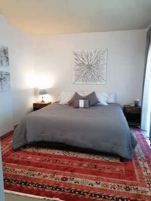 1 bedroom, WiFi, bed sheets - Viewtastic!! (Phoenix)
